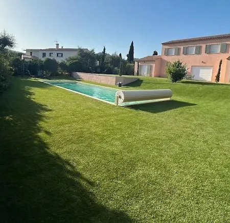 4 Beds * Grimaud