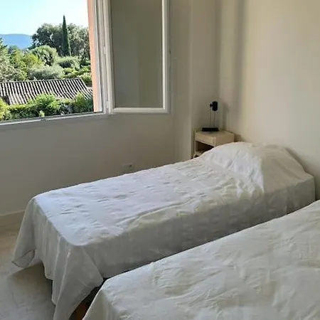 4 Beds *