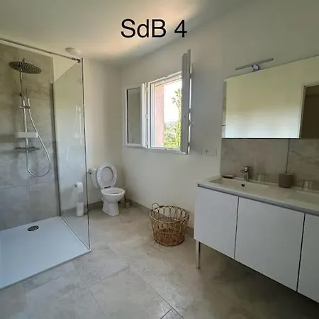 4 Beds * Grimaud