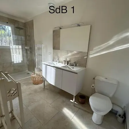 4 Beds Villa *