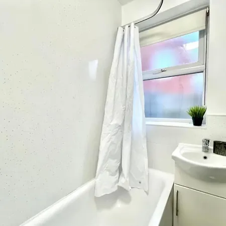 4 Beds Villa